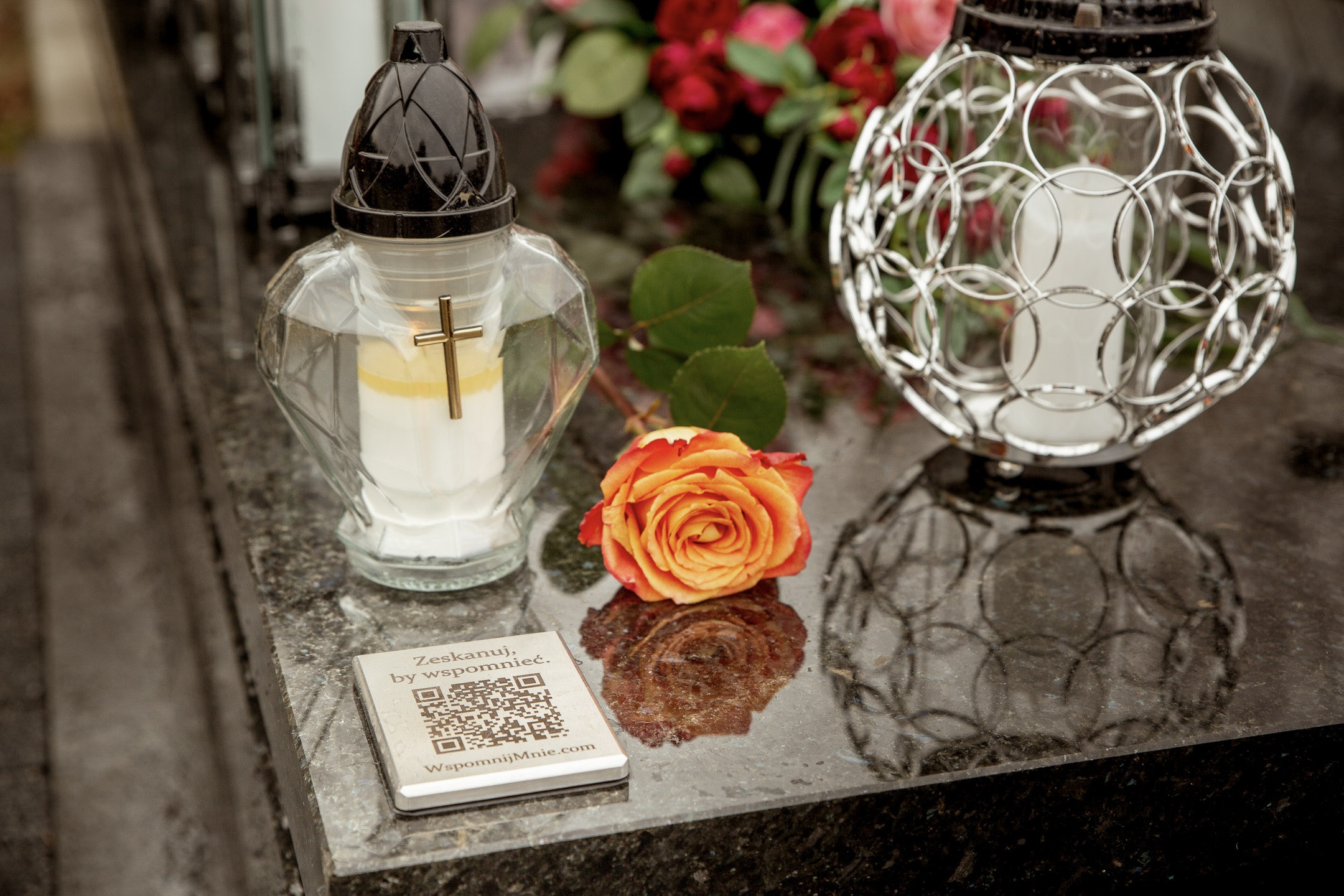 Tabliczka pamięci z kodem QR